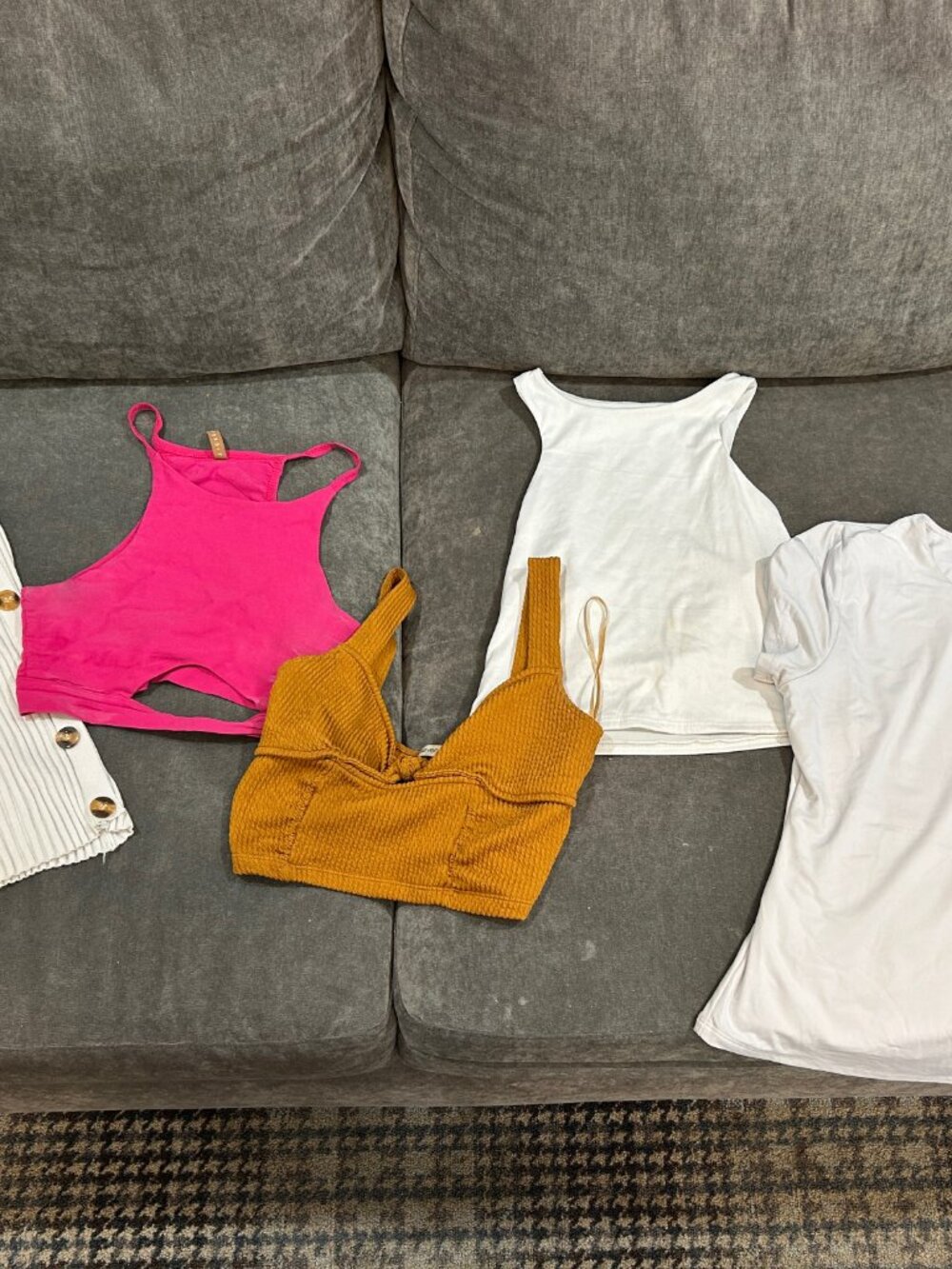 9 pieces of women's clothing